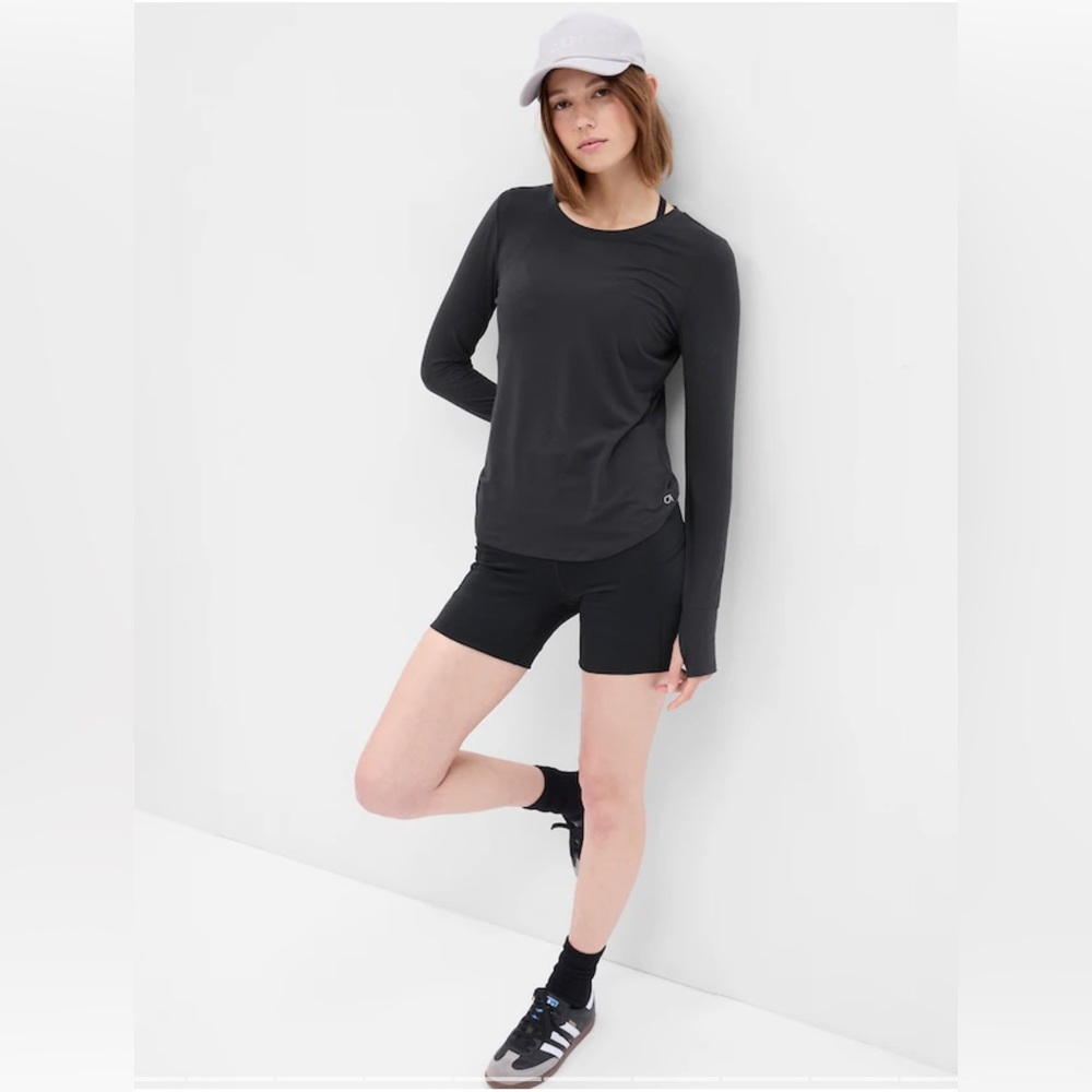 Gap fit breathe long-sleeved shirt
